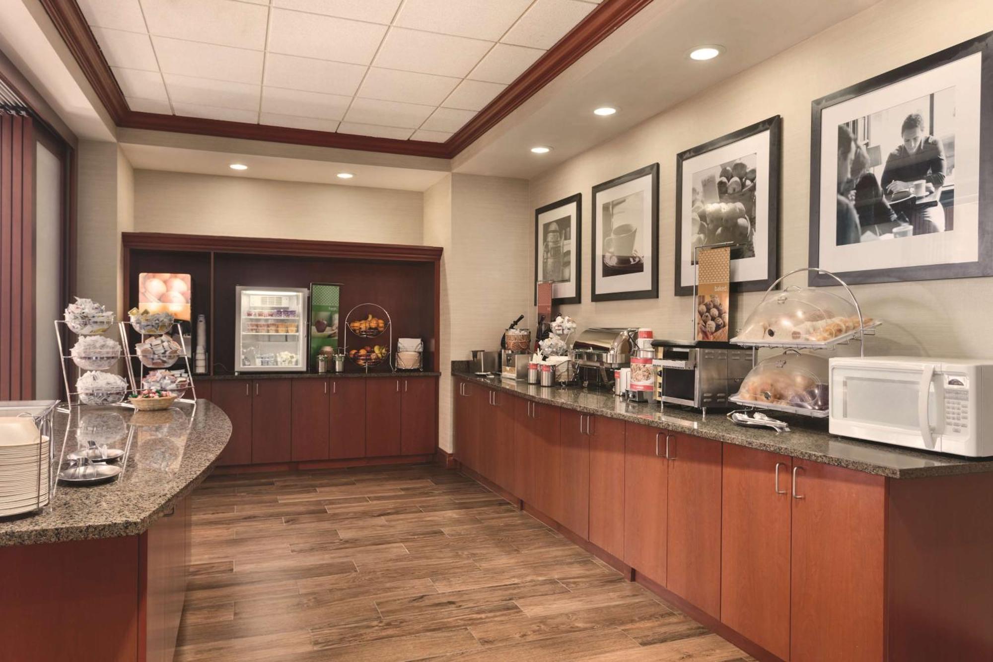 Hampton Inn & Suites Містик Екстер'єр фото