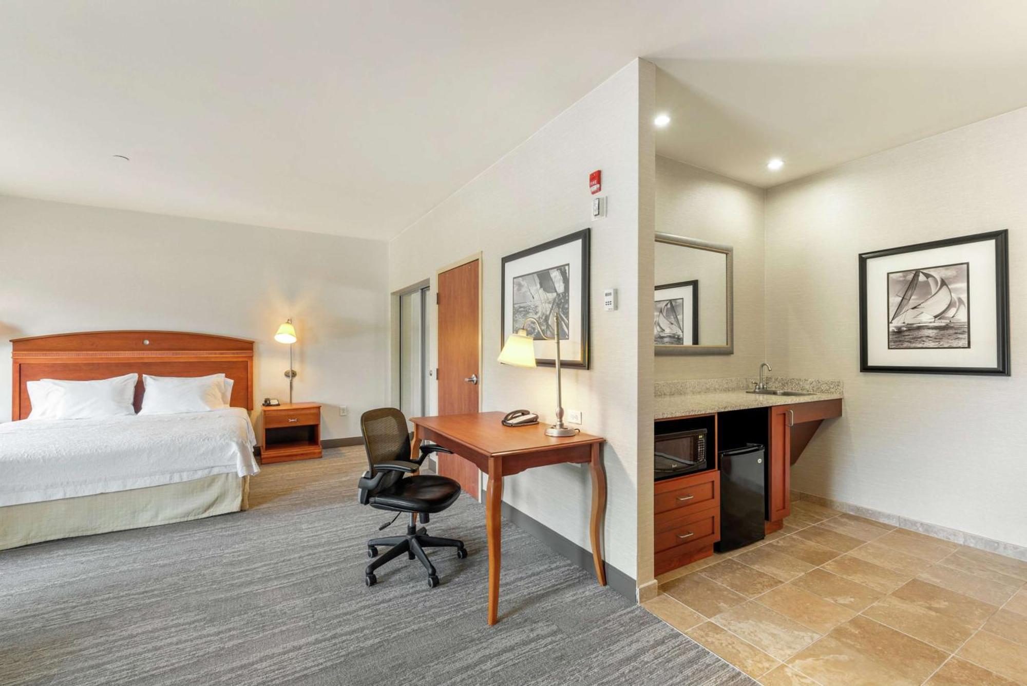 Hampton Inn & Suites Містик Екстер'єр фото