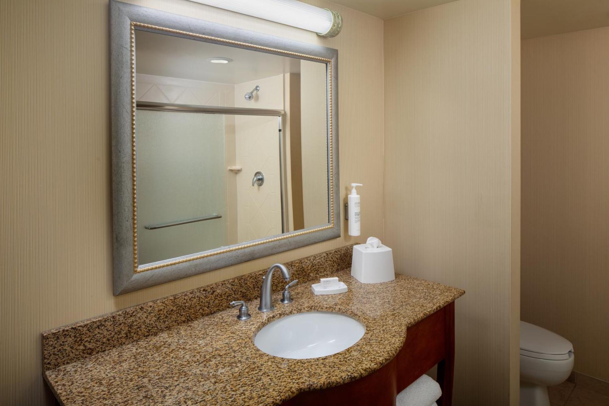 Hampton Inn & Suites Містик Екстер'єр фото