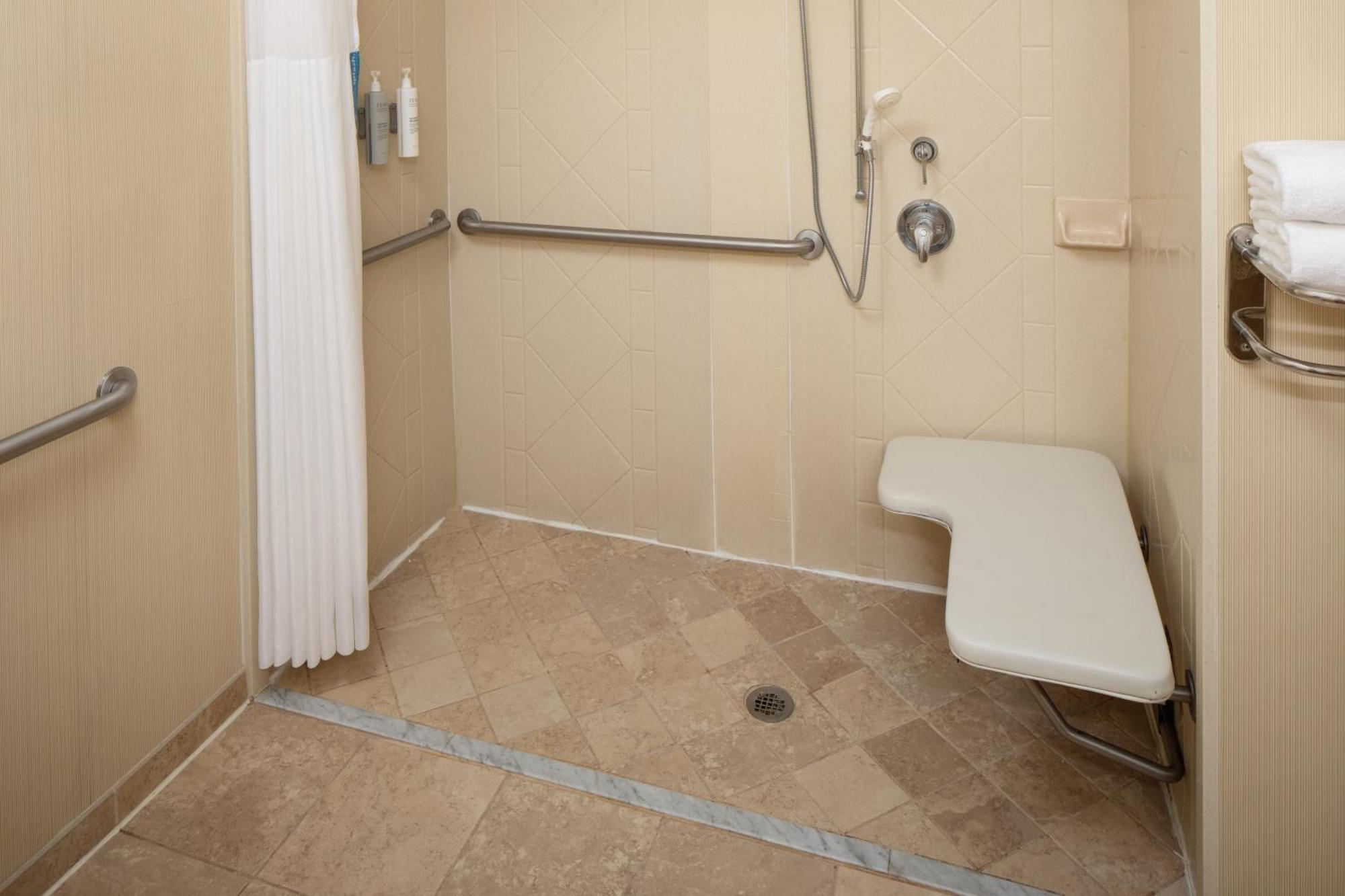 Hampton Inn & Suites Містик Екстер'єр фото