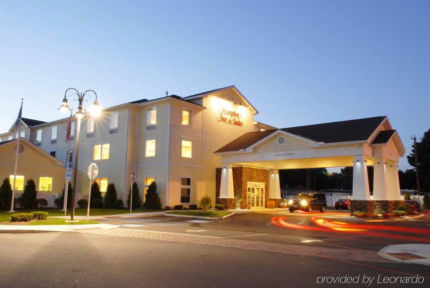 Hampton Inn & Suites Містик Екстер'єр фото