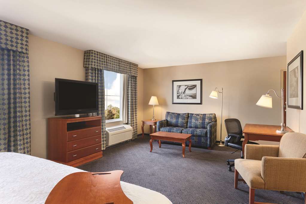 Hampton Inn & Suites Містик Номер фото