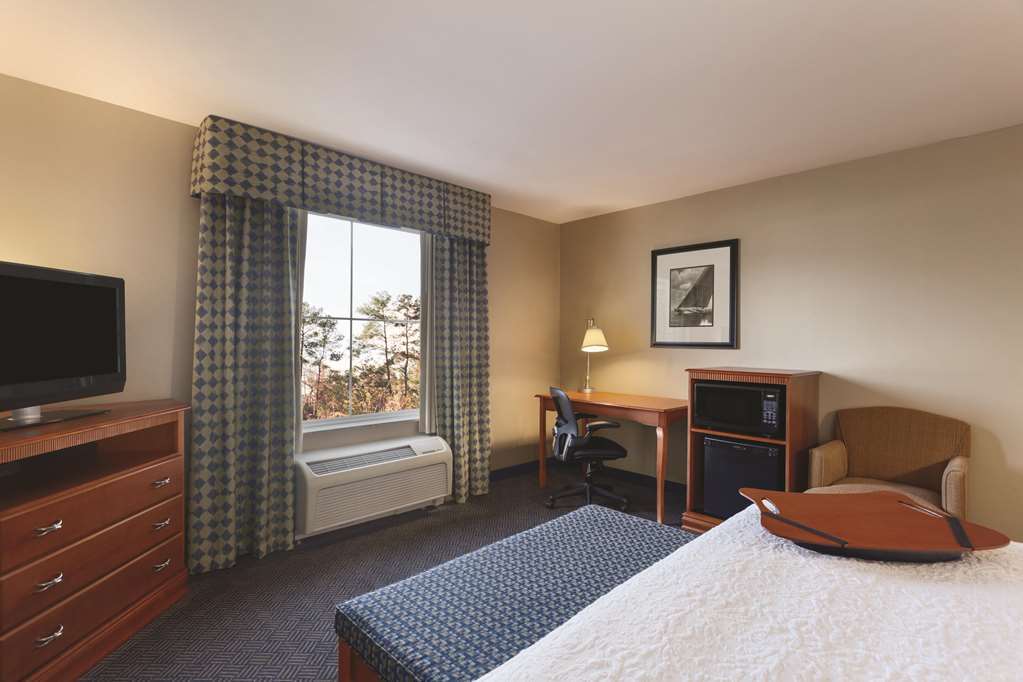 Hampton Inn & Suites Містик Номер фото