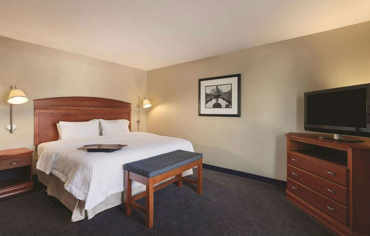 Hampton Inn & Suites Містик Екстер'єр фото
