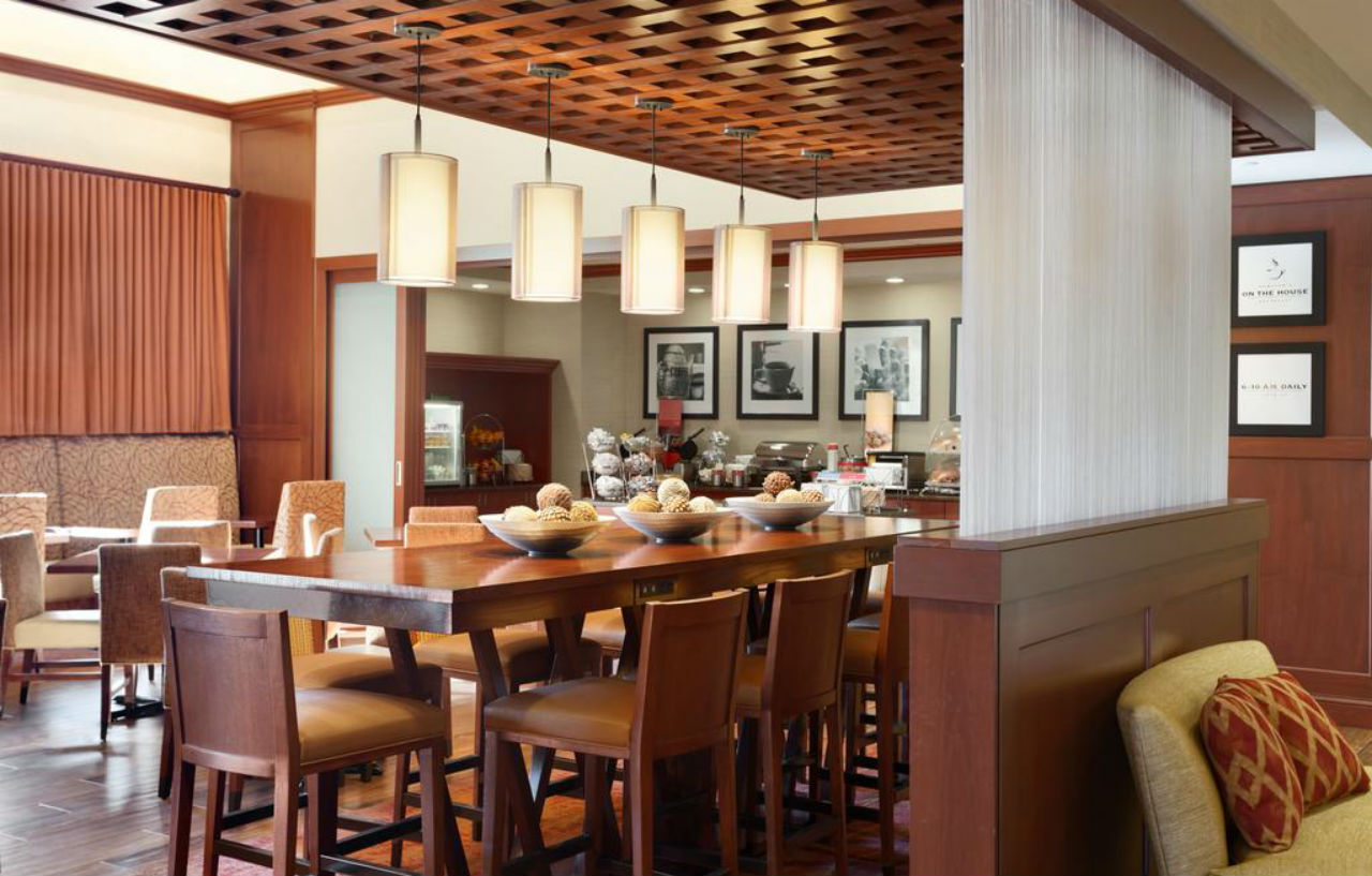 Hampton Inn & Suites Містик Екстер'єр фото